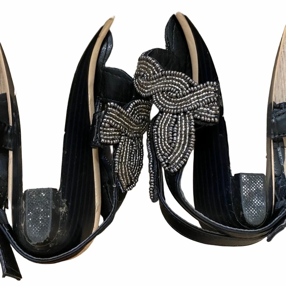 JustFab Black Flat Sandals Size 10